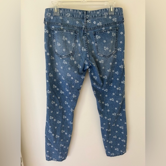 Free People Floral and Polkadot Jeans
Size: 28 
EUC - Picture 8 of 11